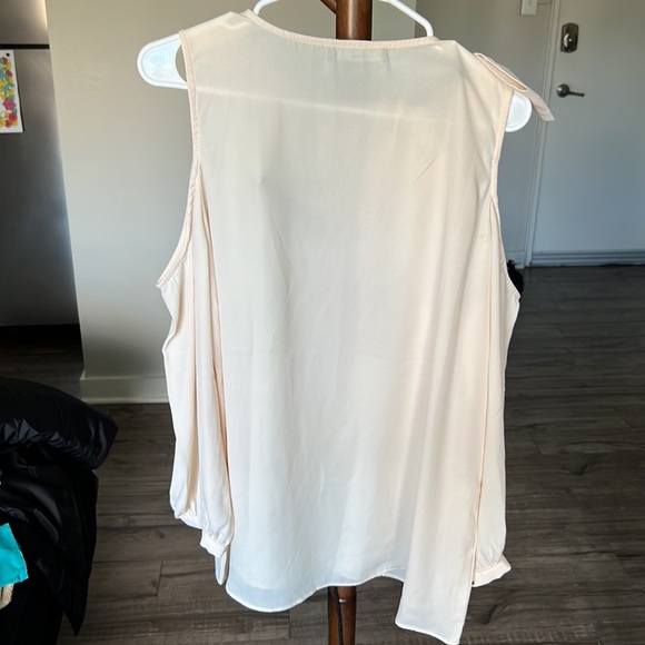 Beautiful bow and tie detailed, cold shoulder/ peek a boo top - Picture 4 of 5